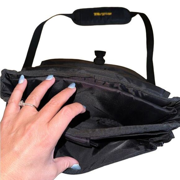 Targus CityGear Atlanta Messenger Mini Case - Picture 13 of 13